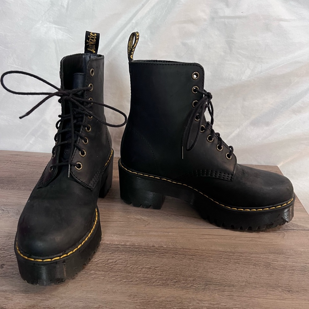 Dr martens platform boots size 7